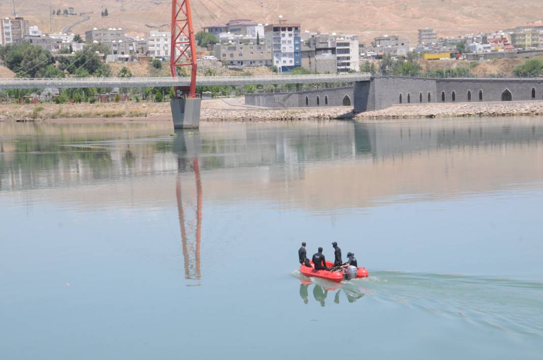 Kayıp kız çocuğu Dicle Nehri’nde aranıyor 7